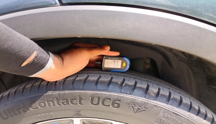 2021 Mahindra XUV300 W8 (O) 1.2 PETROL AMT, Petrol, Automatic, 90,532 km, tyre