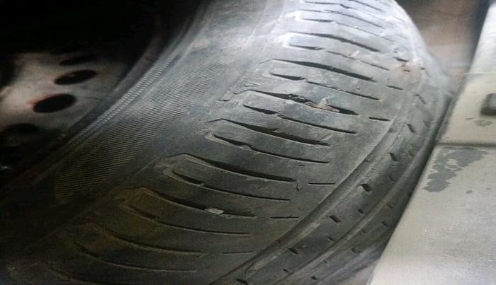 2011 Honda City 1.5L I-VTEC S MT, CNG, Manual, 1,39,608 km, tyre