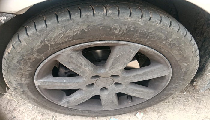 2014 Skoda Rapid AMBITION 1.5 TDI, Diesel, Manual, 1,82,260 km, tyre