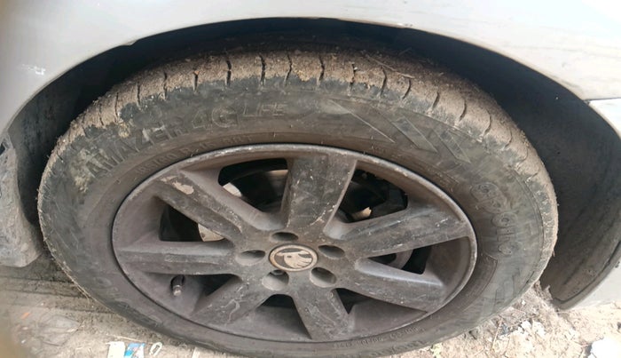 2014 Skoda Rapid AMBITION 1.5 TDI, Diesel, Manual, 1,82,260 km, tyre