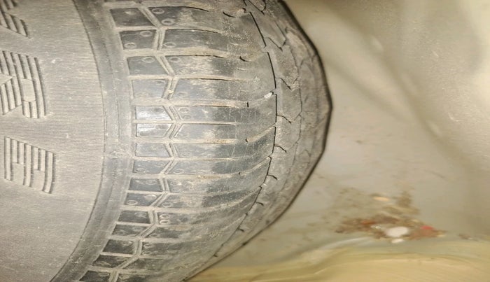 2013 Maruti Swift Dzire VDI, Diesel, Manual, 56,879 km, tyre