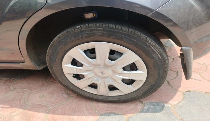 2013 Ford Figo ZXI 1.2 PETROL, Petrol, Manual, 94,661 km, tyre