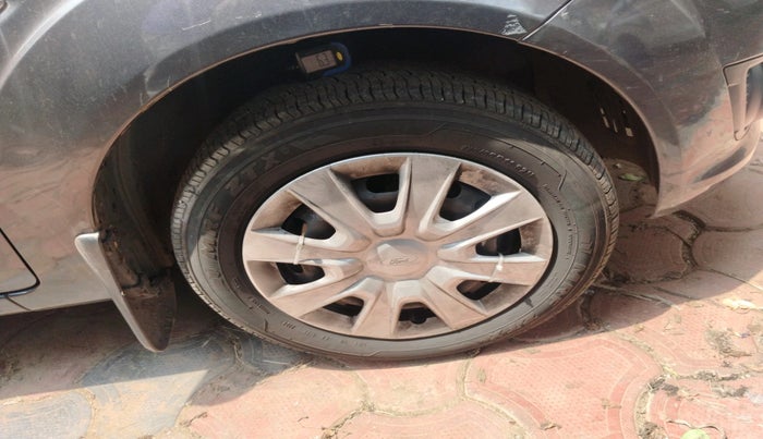 2013 Ford Figo ZXI 1.2 PETROL, Petrol, Manual, 94,661 km, tyre