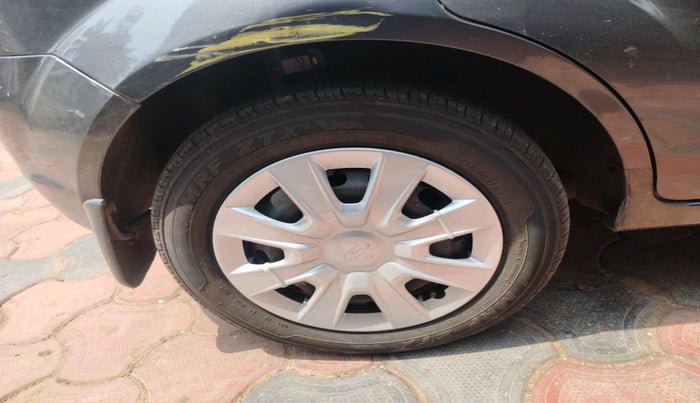 2013 Ford Figo ZXI 1.2 PETROL, Petrol, Manual, 94,661 km, tyre