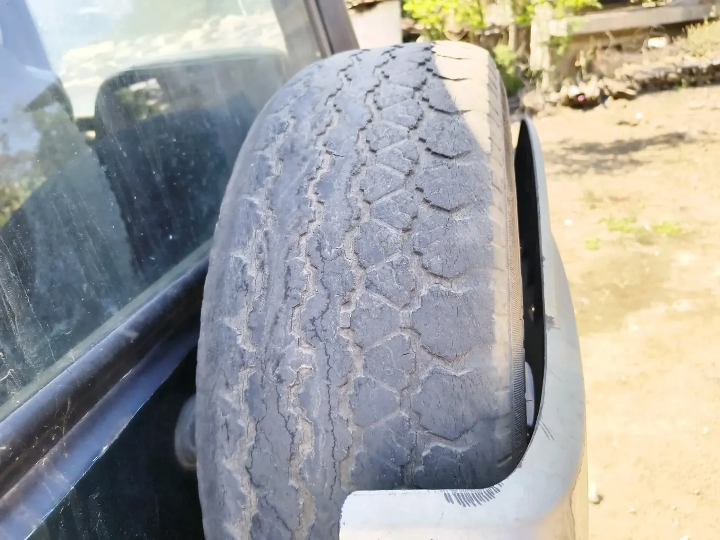 2007 Mahindra Bolero SLX BS-III, Diesel, Manual, 2,68,396 km, tyre