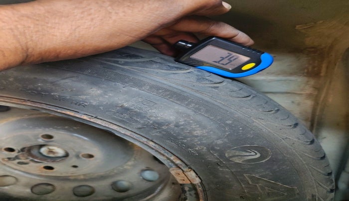 2009 Hyundai i20 MAGNA 1.2, Petrol, Manual, 1,04,962 km, tyre