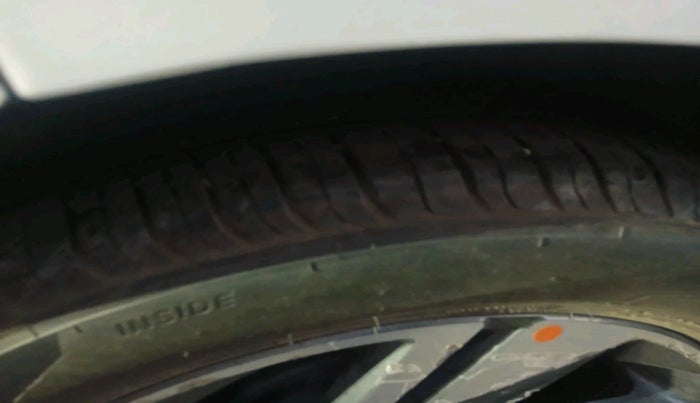 2021 Hyundai NEW I20 ASTA (O) 1.5 CRDI MT, Diesel, Manual, 31,471 km, tyre