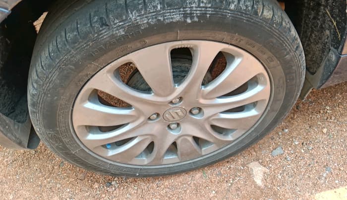 2018 Maruti Baleno ZETA PETROL 1.2, Petrol, Manual, 1,22,000 km, tyre