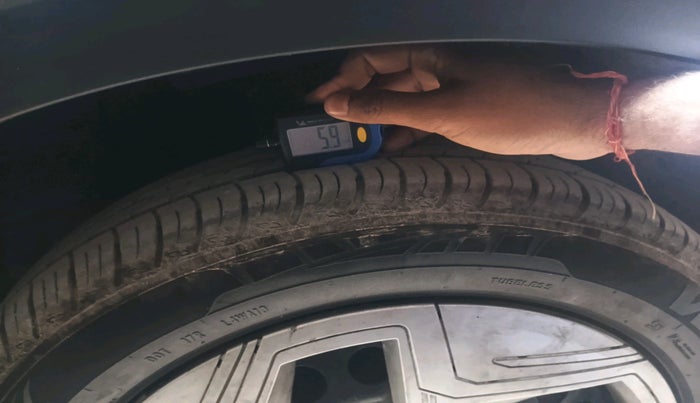 2025 Tata NEXON Pure Plus (S) 1.2 Petrol 6AMT, Petrol, Automatic, 7,600 km, tyre