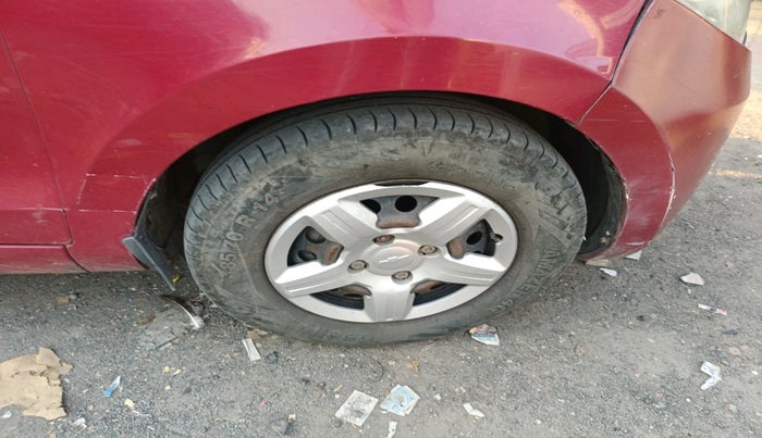 2013 Chevrolet Enjoy 1.4 LS 7 STR, Petrol, Manual, 1,32,074 km, tyre