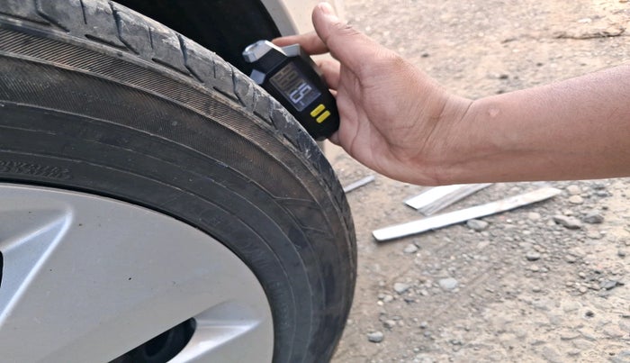 2016 Maruti Celerio ZXI AMT (O), CNG, Automatic, 33,855 km, tyre