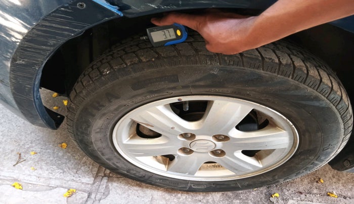 2010 Maruti Swift Dzire ZXI, Petrol, Manual, 1,35,484 km, tyre