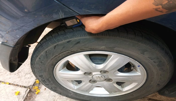 2010 Maruti Swift Dzire ZXI, Petrol, Manual, 1,35,484 km, tyre