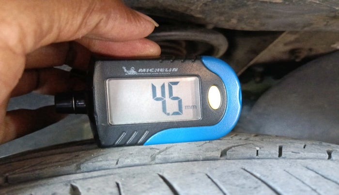 2011 Ford Figo ZXI 1.2 PETROL, Petrol, Manual, 44,695 km, tyre