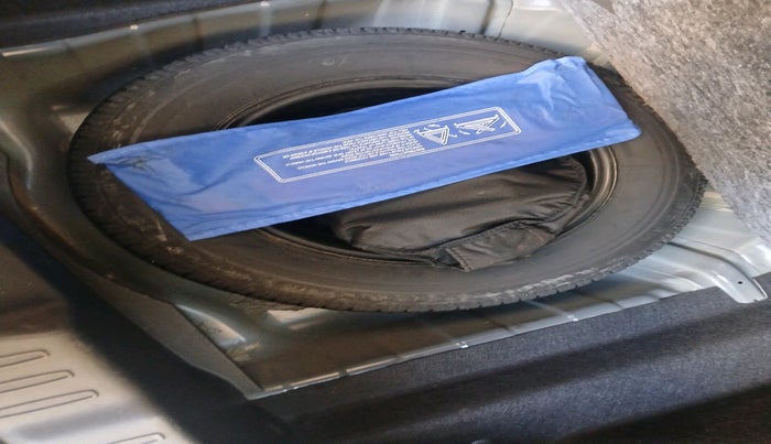 2024 Tata ALTROZ XZA PLUS (O) SUNROOF P , Petrol, Automatic, 9,876 km, tyre