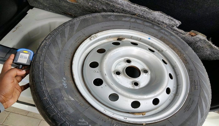 2020 Maruti Swift LXI, Petrol, Manual, 69,198 km, tyre