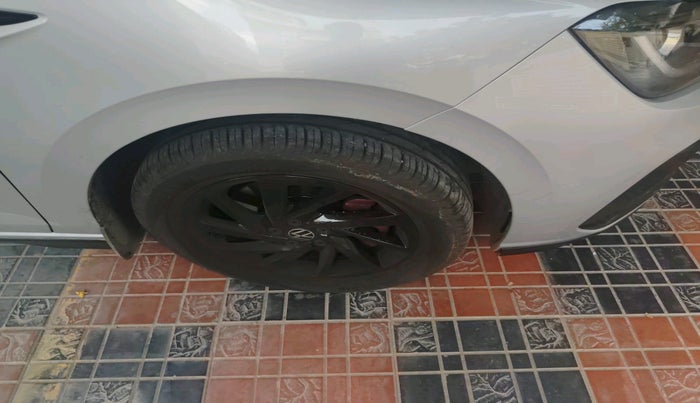 2025 Volkswagen VIRTUS GT PLUS TSI 1.5 EVO DSG, Petrol, Automatic, 7,714 km, tyre