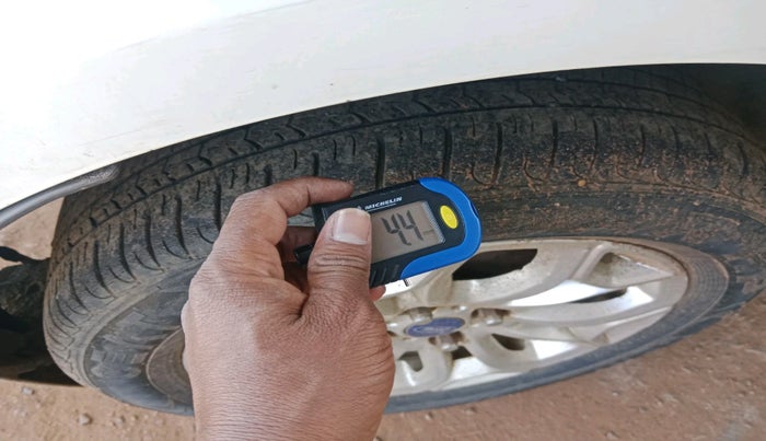 2013 Ford Ecosport TITANIUM 1.5L DIESEL, Diesel, Manual, 1,24,978 km, tyre