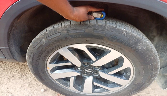 2020 Tata Harrier XZA PLUS 2.0L, Diesel, Automatic, 93,686 km, tyre