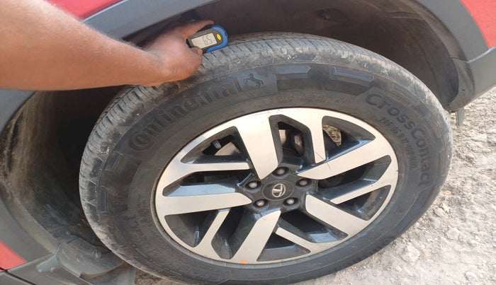 2020 Tata Harrier XZA PLUS 2.0L, Diesel, Automatic, 93,686 km, tyre