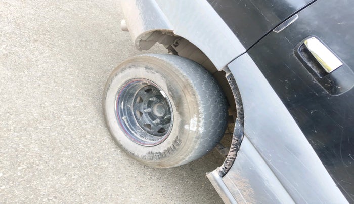 2013 Tata Safari 4X2 LX DICOR, Diesel, Manual, 1,63,664 km, tyre