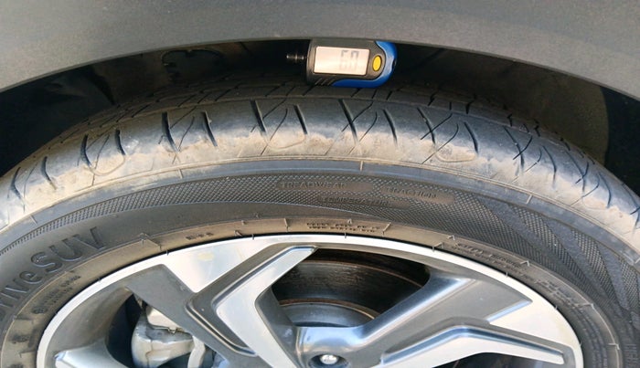 2018 Hyundai Creta SX (O) 1.6 DIESEL, Diesel, Manual, 1,40,952 km, tyre