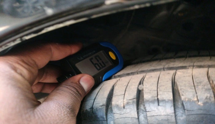 2013 Honda Brio S MT, Petrol, Manual, 1,16,573 km, tyre