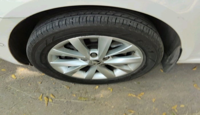 2018 Skoda Octavia L&K 1.8 TSI AT, Petrol, Automatic, 73,455 km, tyre