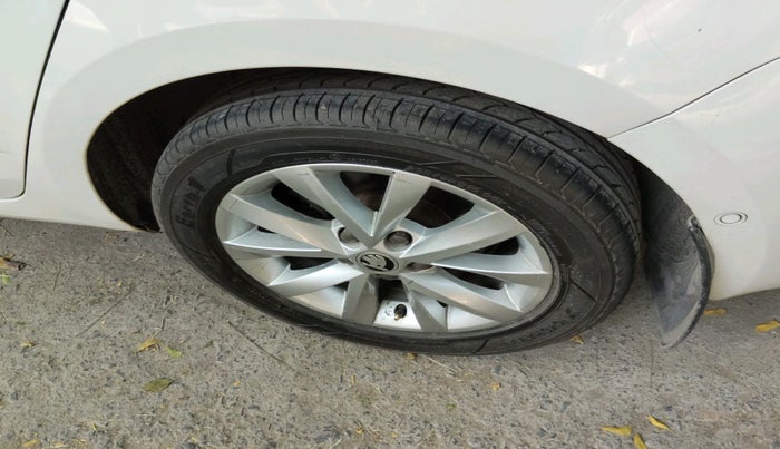 2018 Skoda Octavia L&K 1.8 TSI AT, Petrol, Automatic, 73,455 km, tyre