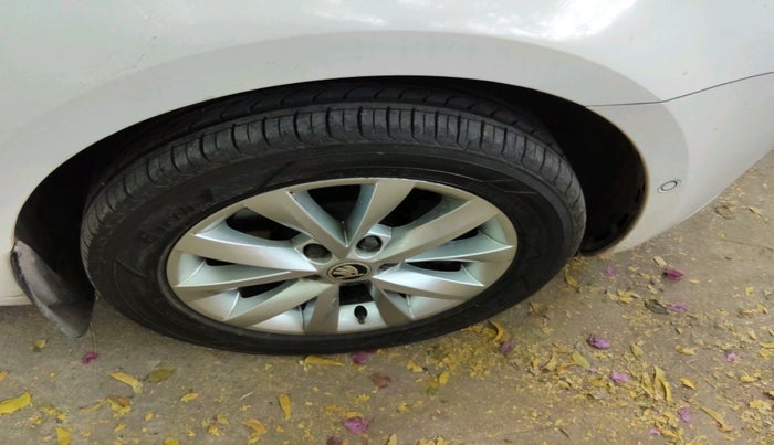 2018 Skoda Octavia L&K 1.8 TSI AT, Petrol, Automatic, 73,455 km, tyre