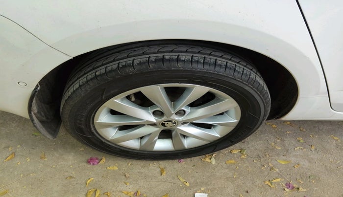 2018 Skoda Octavia L&K 1.8 TSI AT, Petrol, Automatic, 73,455 km, tyre