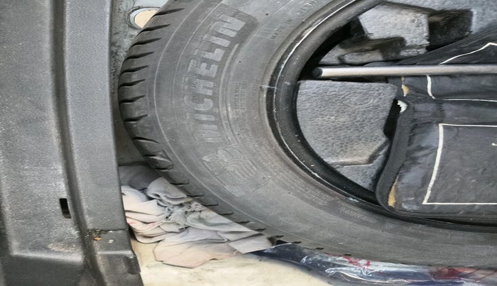 2015 Skoda Octavia ELEGANCE 2.0 TDI AT, Diesel, Automatic, 1,61,887 km, tyre