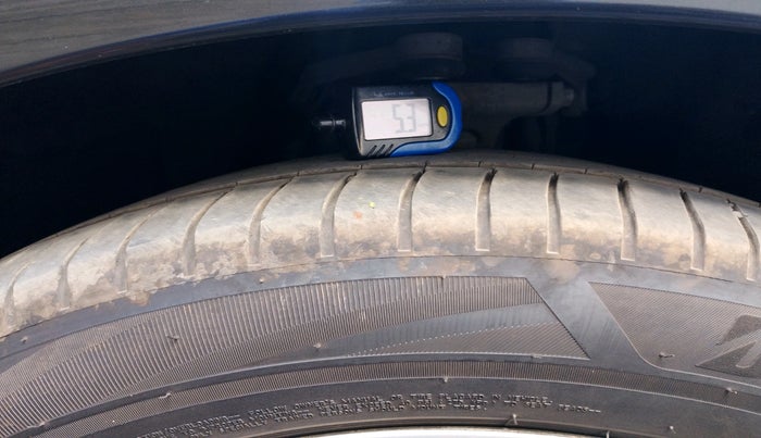 2018 Audi Q7 45 TDI QUATTRO PREMIUM PLUS, Diesel, Automatic, 1,44,698 km, tyre