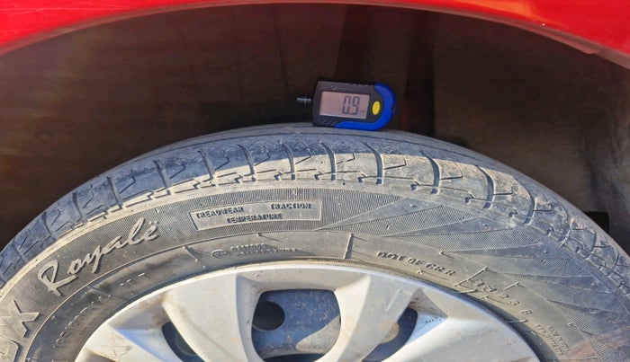 2023 Maruti Swift VXI, Petrol, Manual, 1,05,376 km, tyre