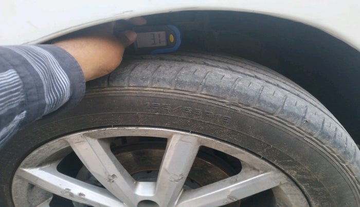 2018 Volkswagen Vento HIGHLINE PLUS 1.5 AT 16 ALLOY, Diesel, Automatic, 1,17,191 km, tyre