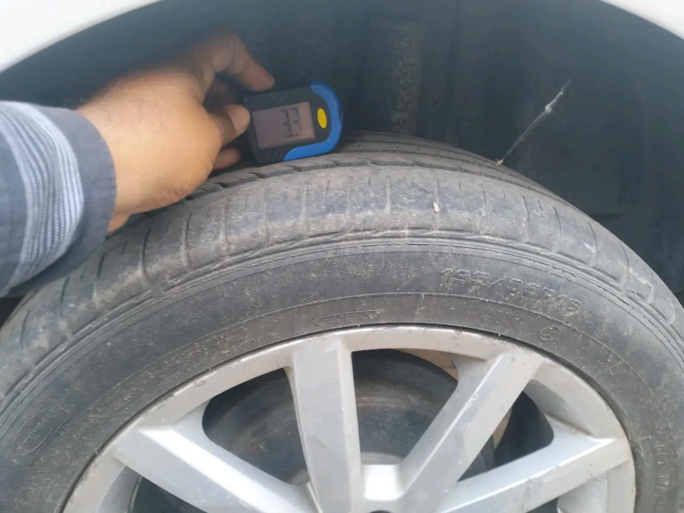 2018 Volkswagen Vento HIGHLINE PLUS 1.5 AT 16 ALLOY, Diesel, Automatic, 1,17,191 km, tyre