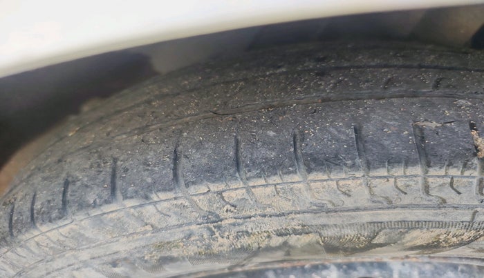 2021 Tata ALTROZ XE PETROL, Petrol, Manual, 1,97,037 km, tyre