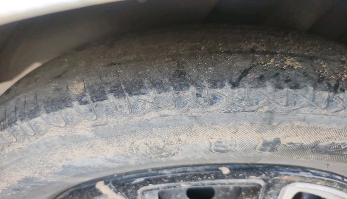 2021 Tata ALTROZ XE PETROL, Petrol, Manual, 1,97,037 km, tyre