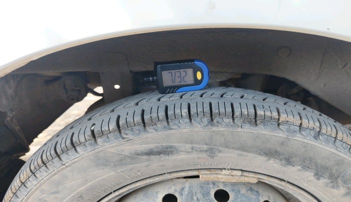 2015 Maruti Alto 800 VXI, Petrol, Manual, 49,179 km, tyre