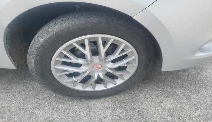 2016 Ford New Figo TREND 1.2 PETROL, Petrol, Manual, 35,401 km, tyre