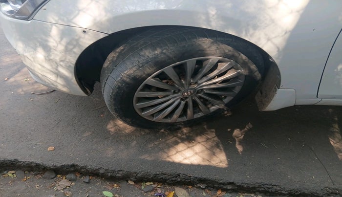 2015 Maruti Ciaz ZDI, Diesel, Manual, 1,71,642 km, tyre