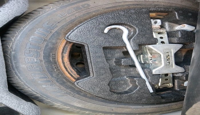 2015 Maruti Ciaz ZDI, Diesel, Manual, 1,71,642 km, tyre