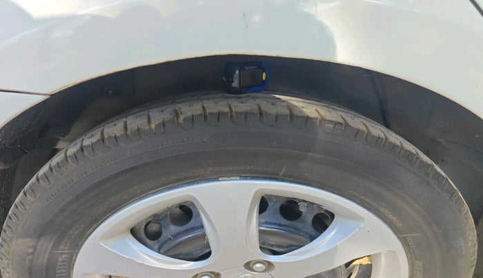 2013 Hyundai Verna FLUIDIC 1.6 CRDI EX, Diesel, Manual, 83,292 km, tyre