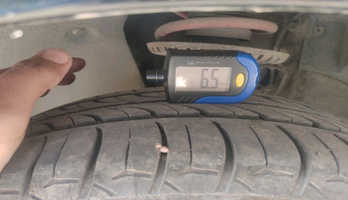 2014 Skoda Rapid AMBITION 1.6 MPI MT PLUS, Petrol, Manual, 44,557 km, tyre