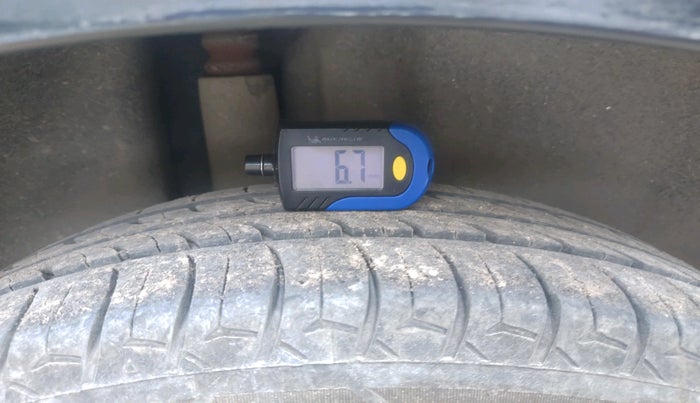 2014 Skoda Rapid AMBITION 1.6 MPI MT PLUS, Petrol, Manual, 44,557 km, tyre