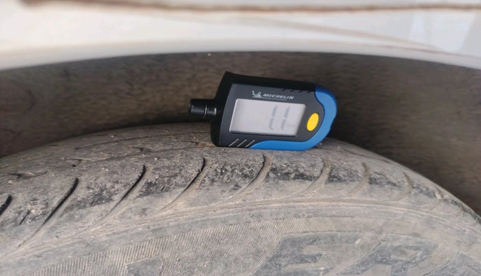 2012 Hyundai i10 SPORTZ 1.2 AT, Petrol, Automatic, 60,593 km, tyre