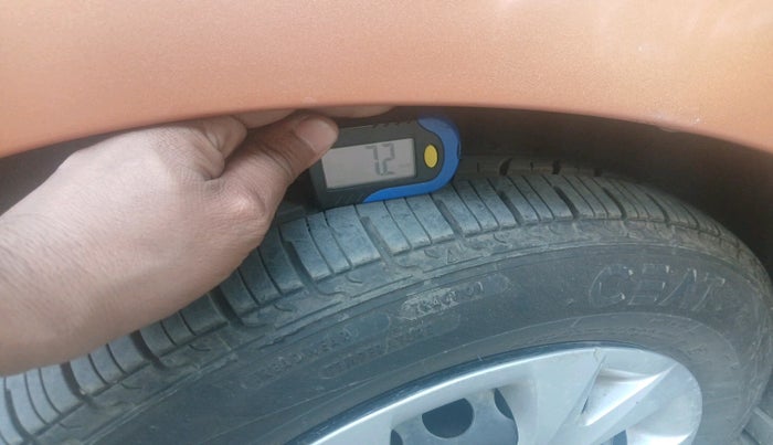 2014 Hyundai Grand i10 SPORTZ 1.2 KAPPA VTVT, Petrol, Manual, 60,000 km, tyre