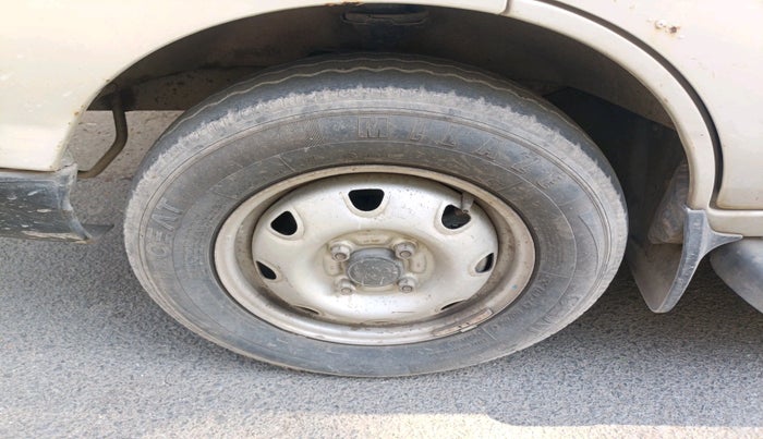 2015 Maruti Eeco 5 STR WITH A/C+HTR, Petrol, Manual, 50,489 km, tyre