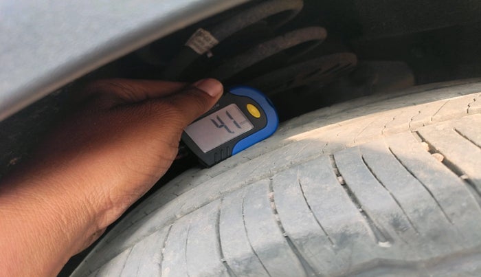 2023 Mahindra XUV700 AX 7 LUXURY D AWD AT 7 STR, Diesel, Automatic, 96,340 km, tyre