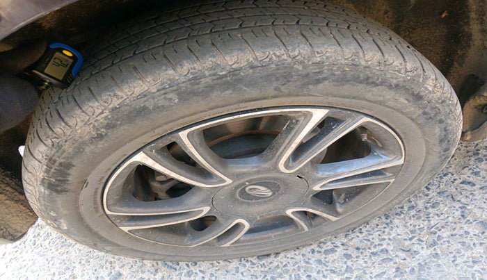 2018 Mahindra MARAZZO M8 7 STR, Diesel, Manual, 1,03,719 km, tyre